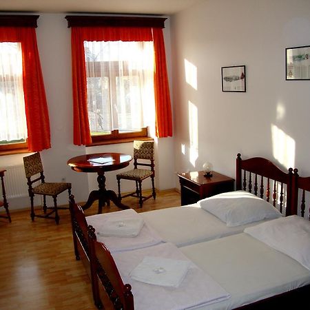 Penzion Aviatik Čáslav Extérieur photo
