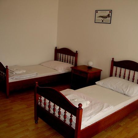 Penzion Aviatik Čáslav Extérieur photo