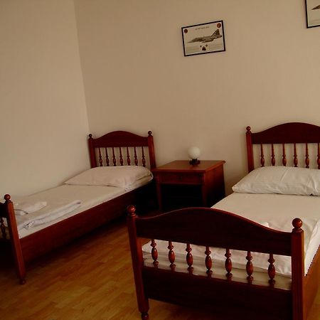 Penzion Aviatik Čáslav Extérieur photo