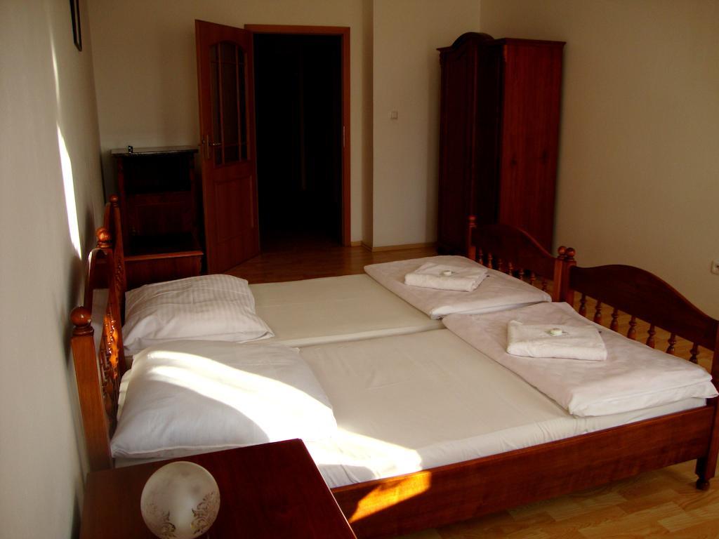 Penzion Aviatik Čáslav Extérieur photo
