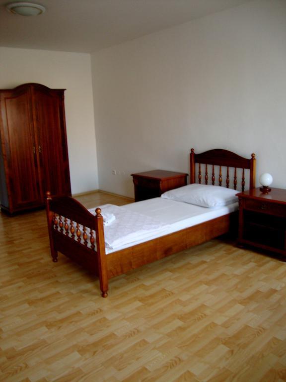 Penzion Aviatik Čáslav Chambre photo