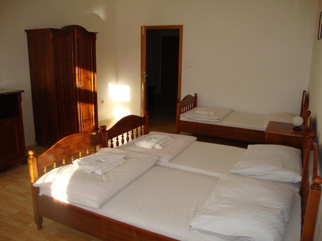 Penzion Aviatik Čáslav Chambre photo